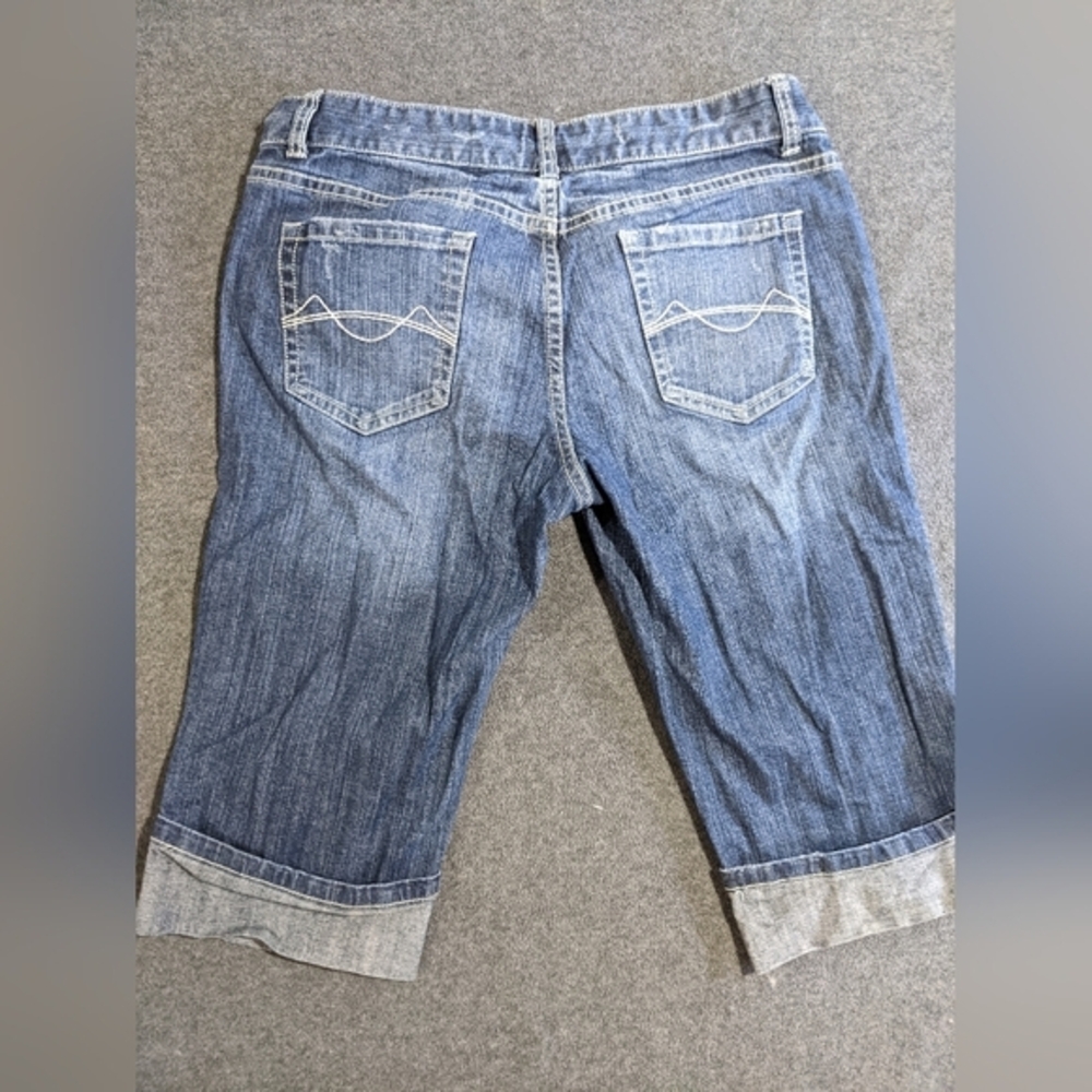 Mossimo cuffed jean capris‎ size 11